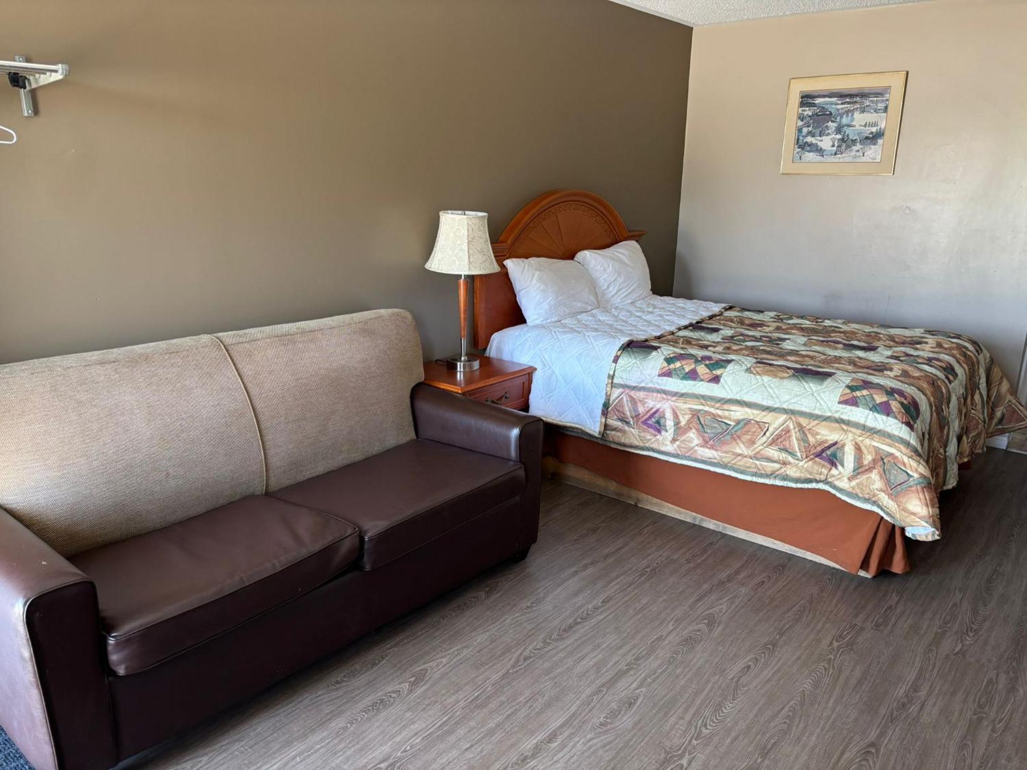 Seven Oakes Motel Kingston