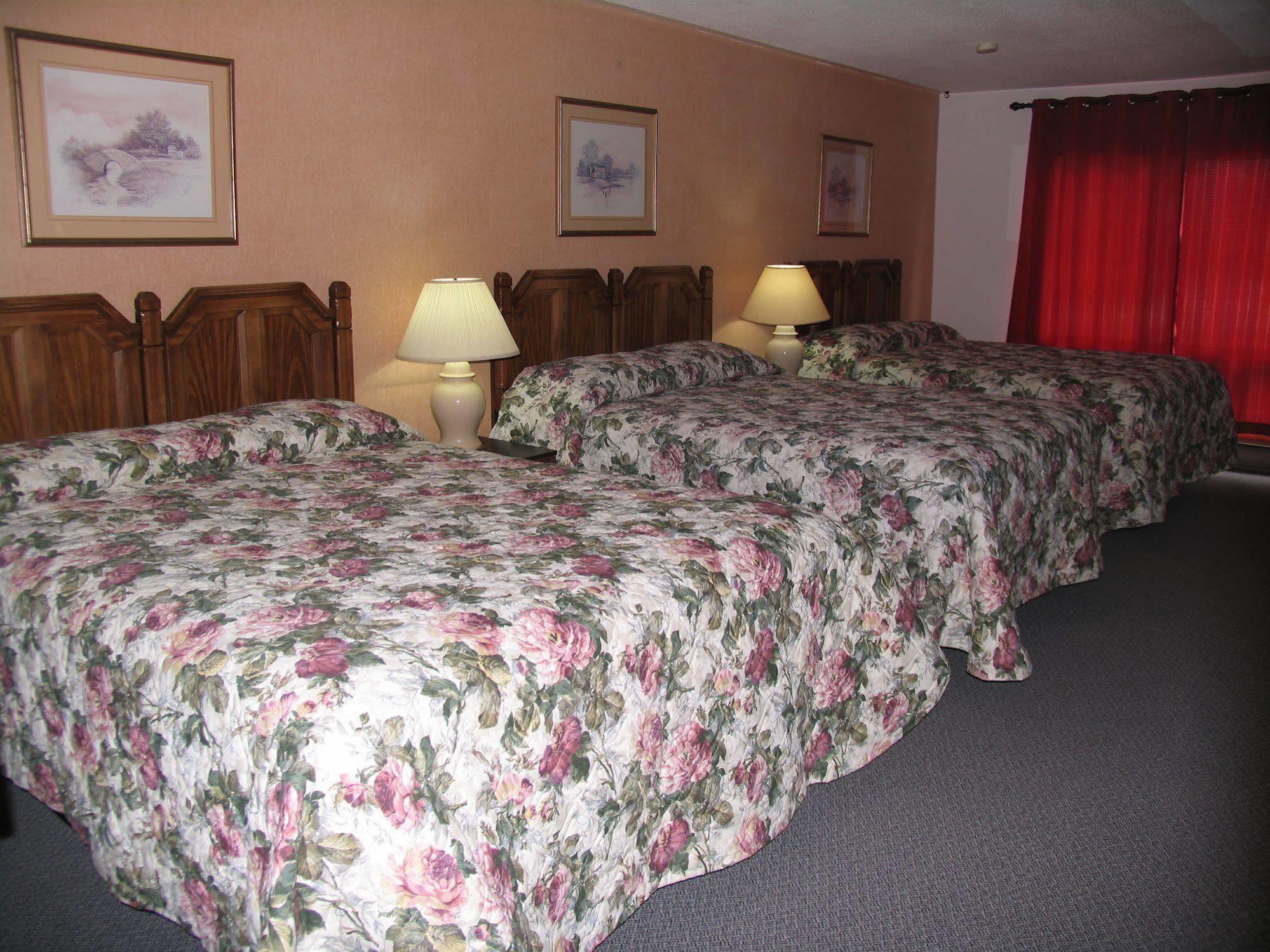 Seven Oakes Motel Kingston